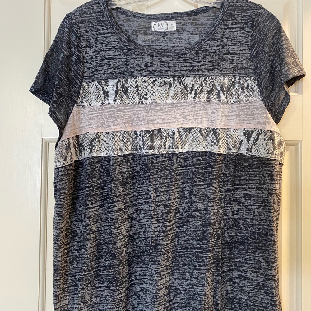 Maurice’s 24/7 Grey Burn Out Tee